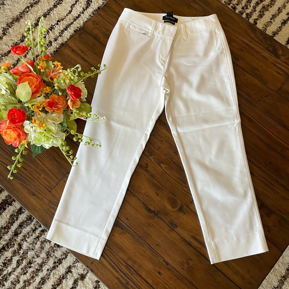 White House Black Market Perfect Form Crop Pant Size 2